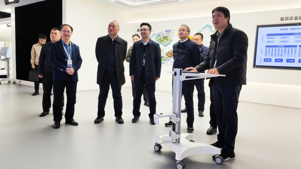 山西省農(nóng)業(yè)農(nóng)村廳黨組書記、廳長孫京民一行蒞臨托普云農(nóng)調(diào)研考察